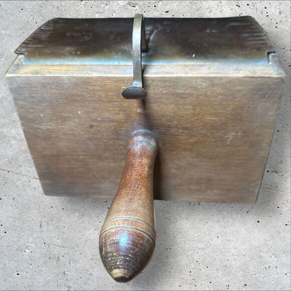 Vintage copper/wood ash & coal scuttle. Copper lid has large hammered imprints. - Picture 3 of 8